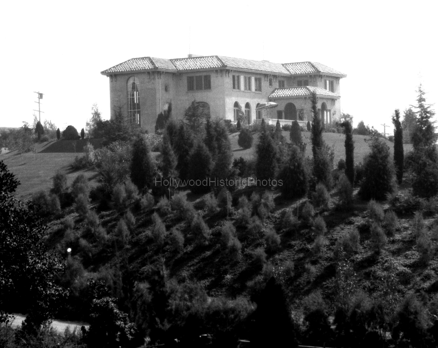 Tom Mix Estate 1927 2 Located at 1010 Summit Drive wm.jpg